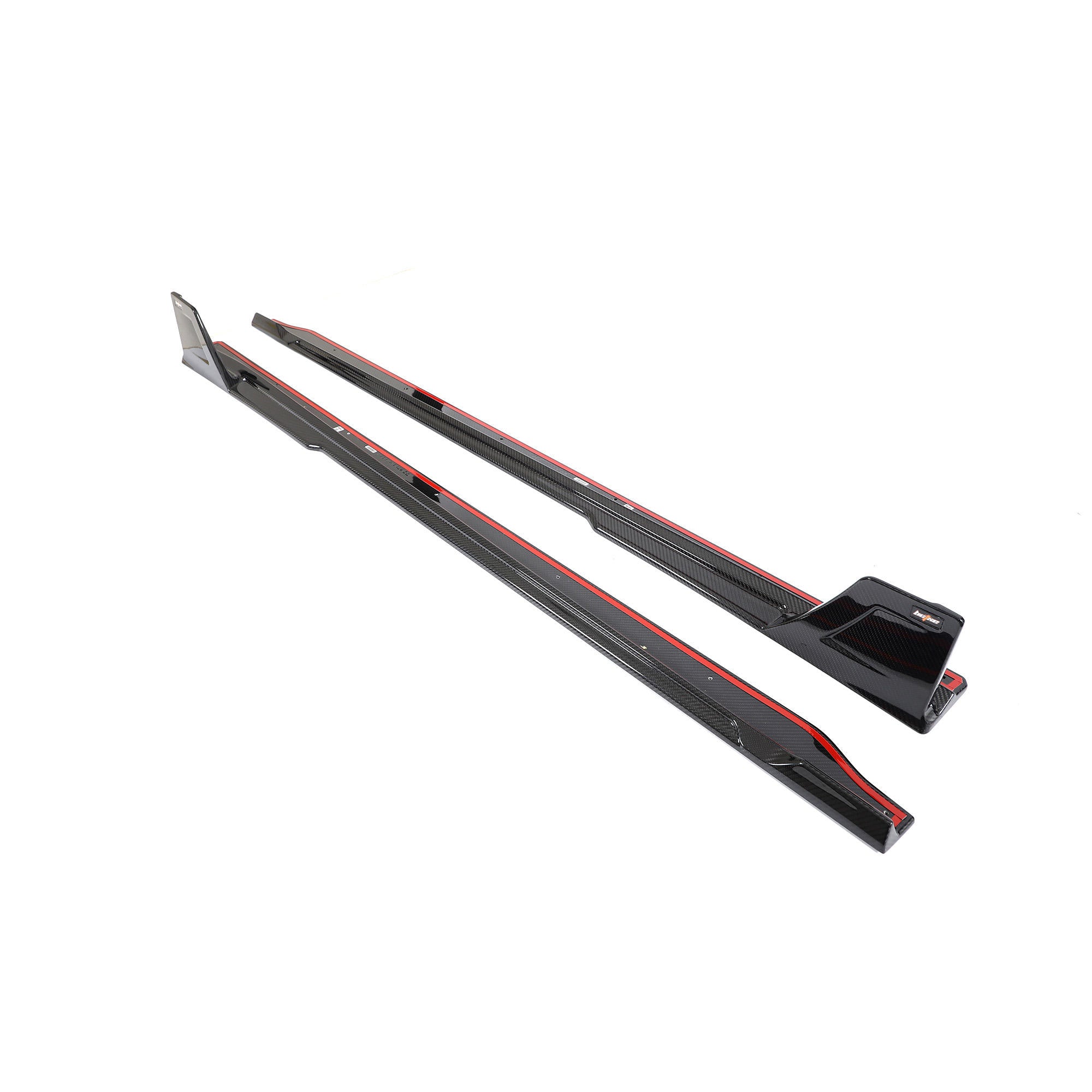 Taloneras en fibra de carbono para BMW G87 +2023