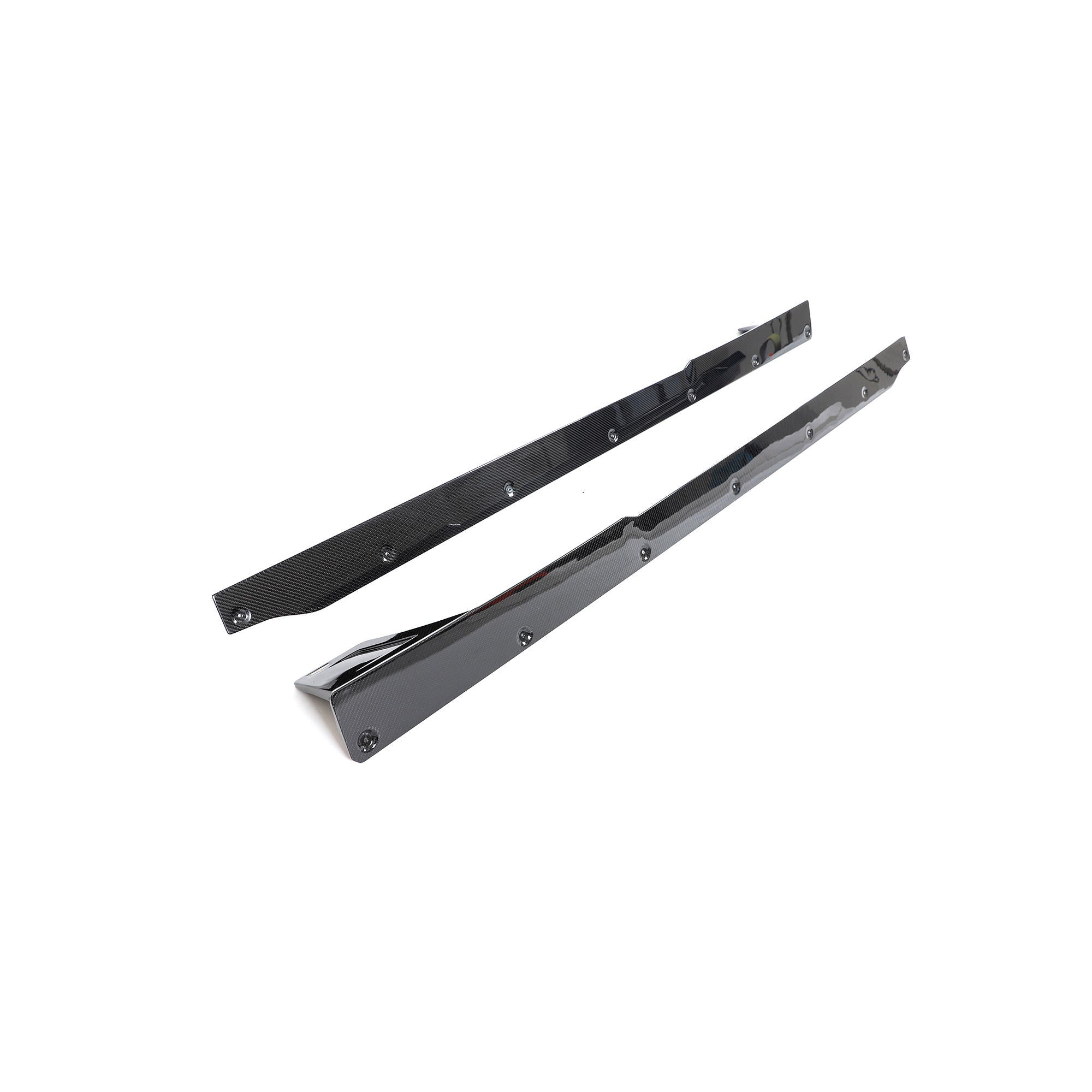 Taloneras en fibra de carbono para BMW G87 +2023