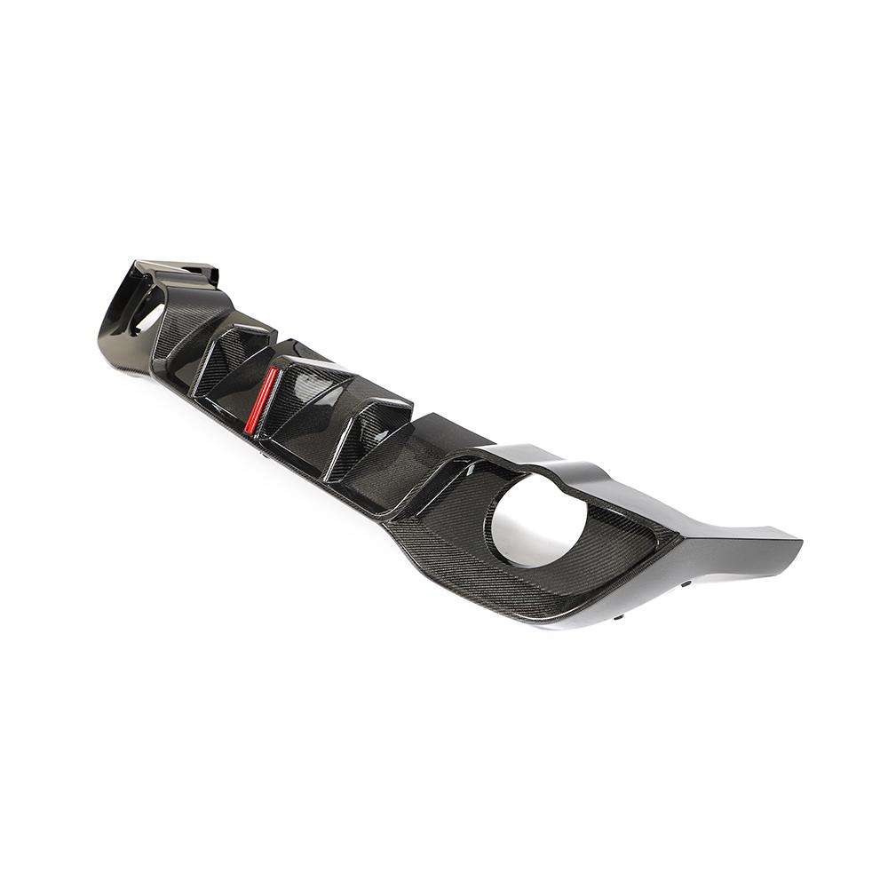 Difusor trasero en fibra de carbono con luz de freno para VW Golf MK8 GTI